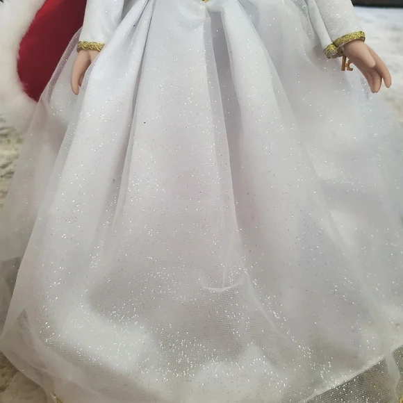 Disney snow white collectable doll - Picture 3 of 10